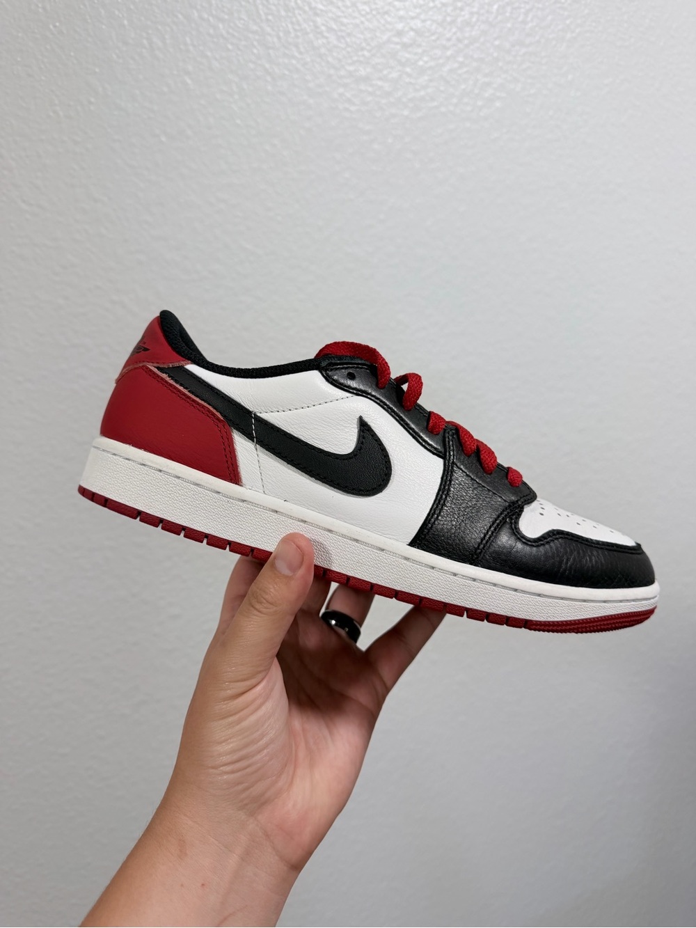 Nike Air Jordan Low - Black / White / Red